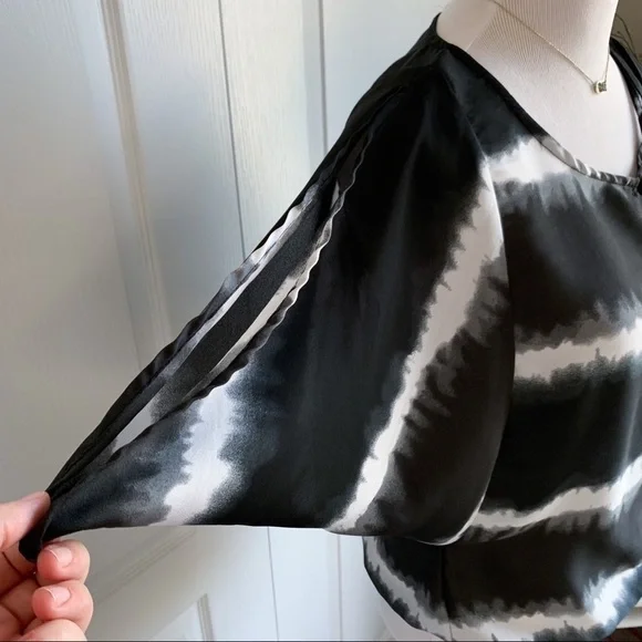 Converse All Star Sheer Batwing Top - Picture 5 of 8